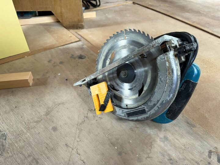 電動ノコギリの画像